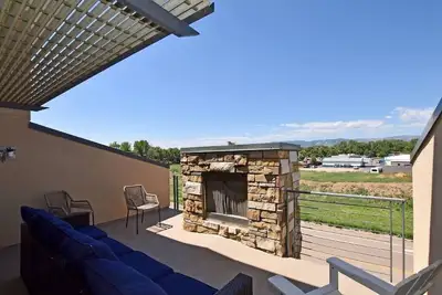 Image de Elegant Mountain Haven | King Bed & Fireplaces