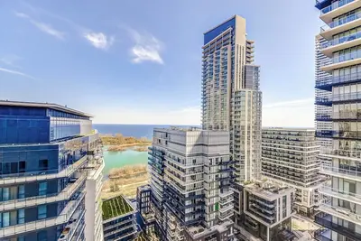 Image de Toronto Condo with Lake Views