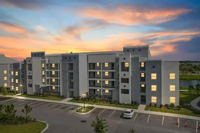 Image de 2 Beedrooms / 2 Bathrooms / Storey Lake (3151-404pc)