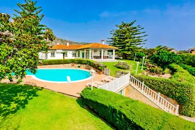 Image de Cubo's Villa Galemar Torremolinos Pool & Padel / terrain de paddle-tennis privé / près de la plage / climatisation / Wi-Fi gratuit