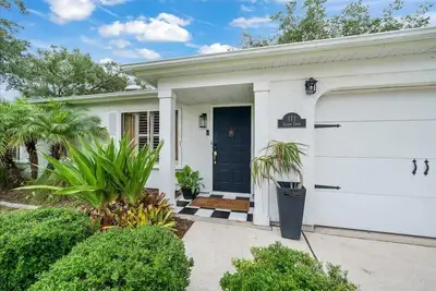 Image de Beautiful Spacious Bungalow in Palm Bay