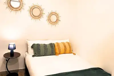 Image de Central, secure and affordable comfort @ The Base.