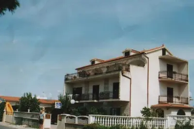 Image de Apartment with Terrace and Sea View Brodarica - Two Bedroom Apartment with Sea View