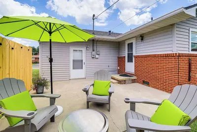 Image de Retreat w/ Fenced Backyard in Kingsport!