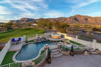 Image de Breathtaking Family Retreat in Elite Gold Canyon!