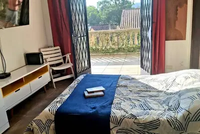 Image de Bucolic double bedroom in the Giorgi Bouchardt mansion