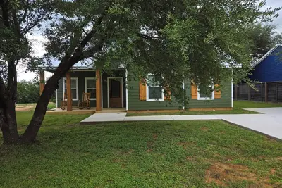 Image de Cozy 3 bedroom country cottage in peaceful Lexington, Tx