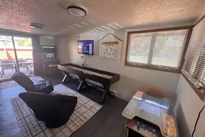 Image de Charming 3-bedroom house in Plentywood with game room and patio with Bbq.