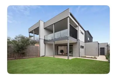 Image de Entire townhouse with living and views of You Yangs and Bay up stairs.