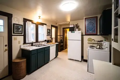 Image de Decorative Home Near Iu Stadium