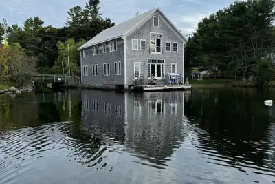 Image de Floating on Damariscotta Lake