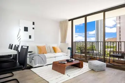 Image de High-rise condo w/ lanai & views