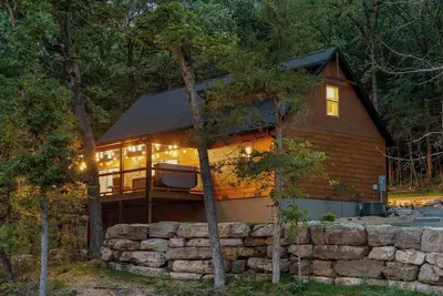 Image de Huck's Hollow | Hot Tub & Pools