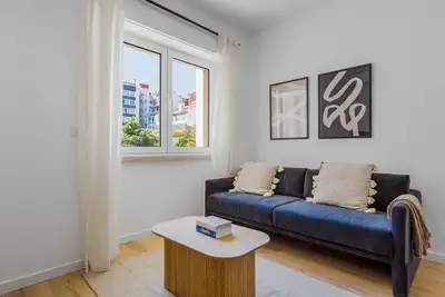 Image de Blueground | Areeiro, balcony, nr Parque Eduardo Vii