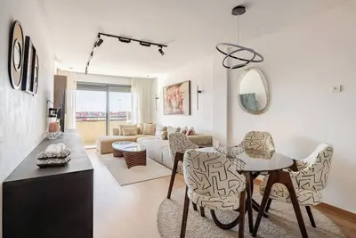 Image de Studio lumineux avec balcon & vue mer, proche port