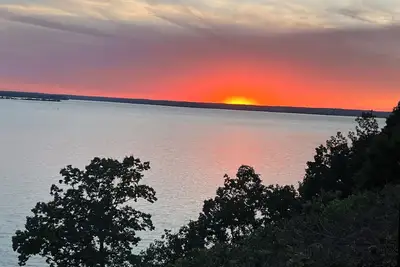 Image de Kentucky Lakefront: 6-Star Sunset Views & Private Decks 4 Br, Kayaks Boat Access