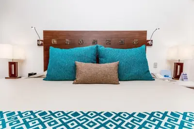 Image de The Royal Cancun - Two bedroom one bathroom suite Beachfront 5 adults