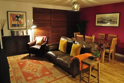 Image de 2-Bed Seaside Apartment - Sleeps 5 & Free Parking