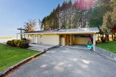 Image de Peaceful Waterfront Living in Gig Harbor – Coastal Comfort & Charm