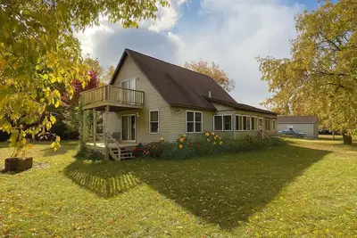Image de Charming home near Orv Trails, Kayaking Rentals, Hiking and more!
