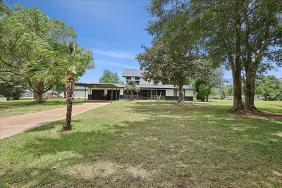 Image de Updated 5 bedroom home in Bridge City