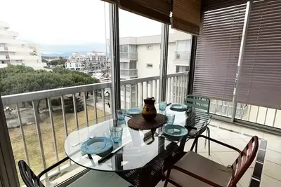 Image de 5canetp36 –T2 avec clim, loggia et vue Marina, parking inclus