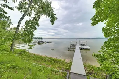 Image de Sunroom, Dining Pavilion & More: Gem on Burt Lake!
