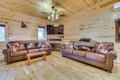Image de Steps to Marina & Beach: Couple’s Cottage in Pepin