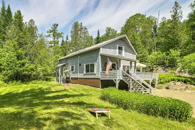 Image de 1 Mi to Rangeley Lake: Cabin w/ Wraparound Deck!