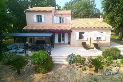 Image de La Gaude, CĂ´te d'Azur - Villa vue mer au milieu des oliviers centenaires