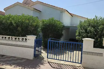 Image de Detached vacation home with pool, carport, air conditioning, completely refurnished!