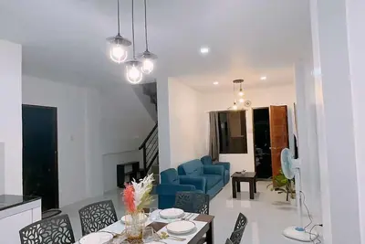 Image de Maison Familiale de 2 Étages dans la Ville de Casa Verde Mati