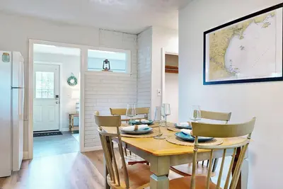 Image de Seaglass Cottage by Bayley Vacation Rentals