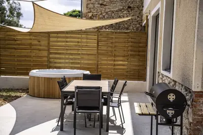 Image de Gîte des Roussèles - Climatisation, Spa, jardin