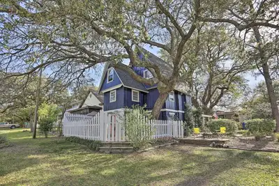 Image de 3-bedroom cottage in downtown Southport with WiFi, Ac, pets allowed