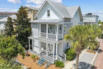 Image de Steps to Seacrest Pools, Beach, & Town Center! 4 Bikes Included!