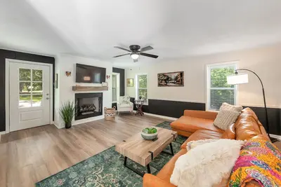 Image de The Sweet Pea 3bd 2ba Cozy, Stylish Stay Just Minutes from I-40 & Everything