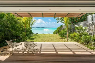 Image de Modern dream villa right on the beach in Belle Mare, Mauritius