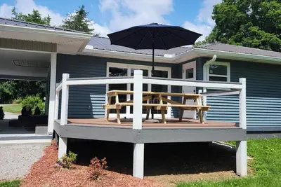 Image de Cozy 2-bedroom Waterfront cabin with private dock on 39, 000 Acre Watts Bar Lake