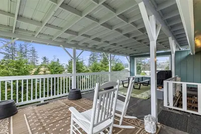 Image de Dogs Ok, Modern, Bbq, Pit, Ev Charging (Westport)