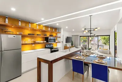 Image de 5 mins to Medano Beach and all the hot spots! Modern 3-bdrm-3. 5 bath Condo