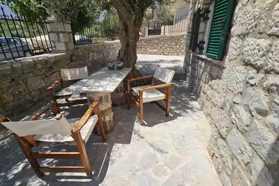 Image de Peaceful refuge in beautiful Kotronas