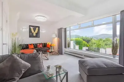 Image de 5* Graded The Castle & Sea View Residence with Hot tub and Football Table