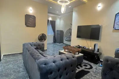 Image de Smart 2-bedroom bungalow in lovely Egbeda with WiFi, Ac, parking space, games etc…