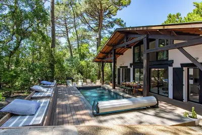 Image de Les Pins d'Agalis, Villa avec piscine chauffée