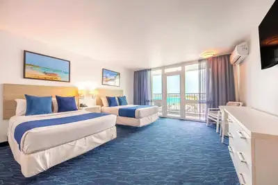 Image de 12th Floor Studio On Beach w/Parking @ Esj