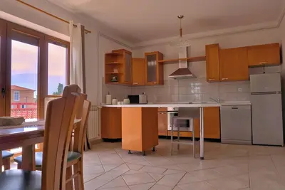 Image de Spacious 3-bedroom apartment with WiFi, private parking and Ac in beautiful Zadar