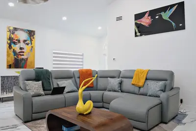 Image de Luxurious 3bedroom/2ba Home w/ Heated Pool, A/C, Washer/Dryer, Wi-Fi, Hair Dryer