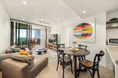 Image de Luxury in Queens Wharf with car park