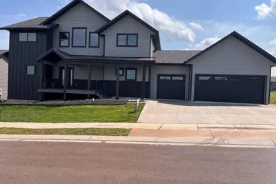 Image de Spacious 5-bedroom golf course house, exit 17 10 minutes to Deadwood or Sturgis